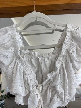 ZaraWhite Eyelet Ruffle Crop Top
